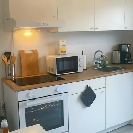 Near Atomium With Parking Apartman *